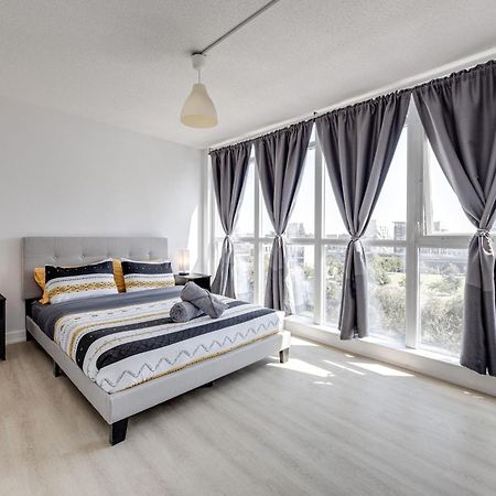 3Bdrm Lake View Condo In Toronto Exterior foto