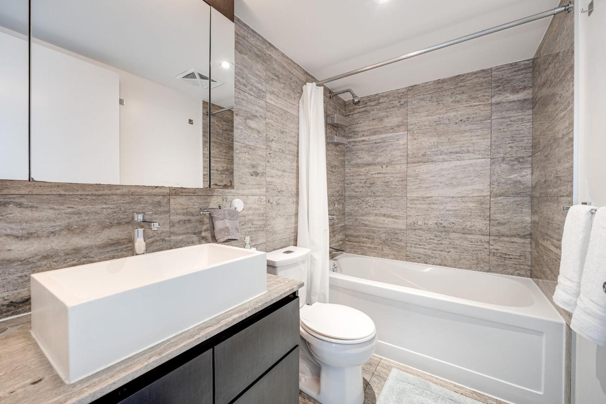 3Bdrm Lake View Condo In Toronto Exterior foto