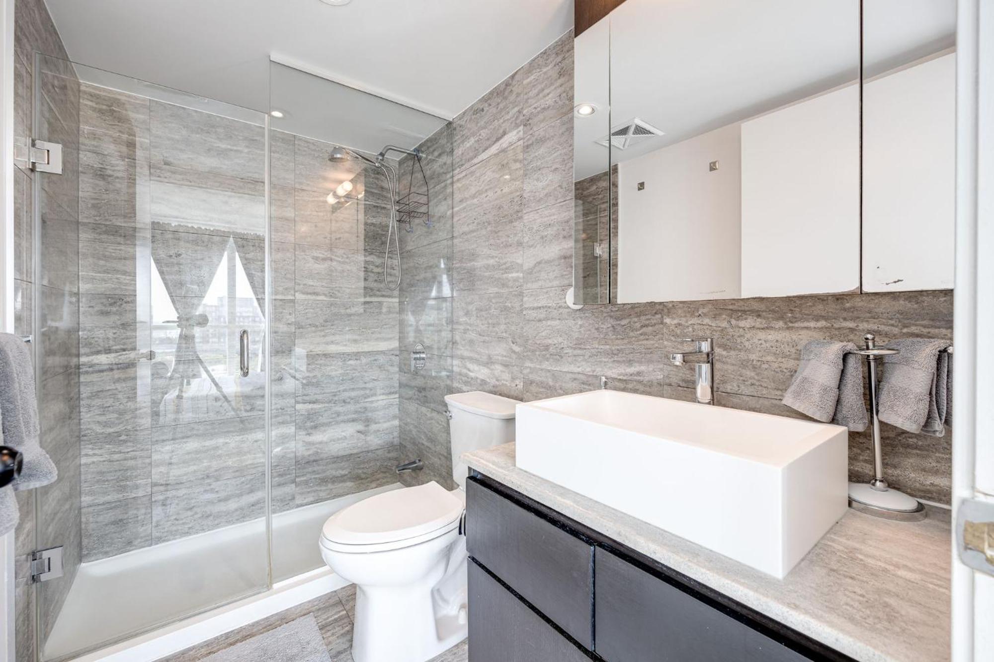 3Bdrm Lake View Condo In Toronto Exterior foto